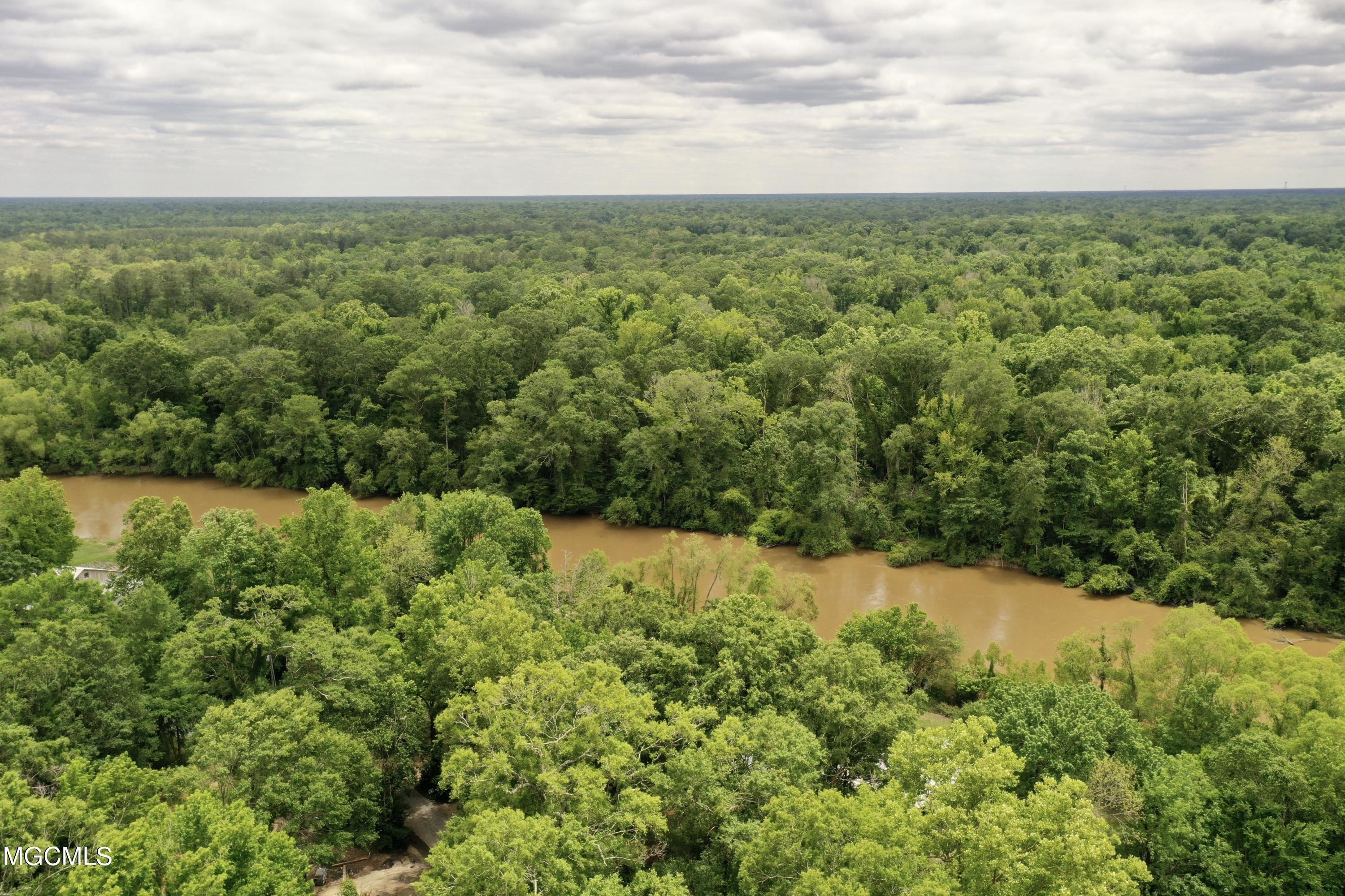 76 Oak Point Road Picayune, MS 39466 - Photo 12 of 36 7A38CCB0116087C7E6D77642CB3A3725