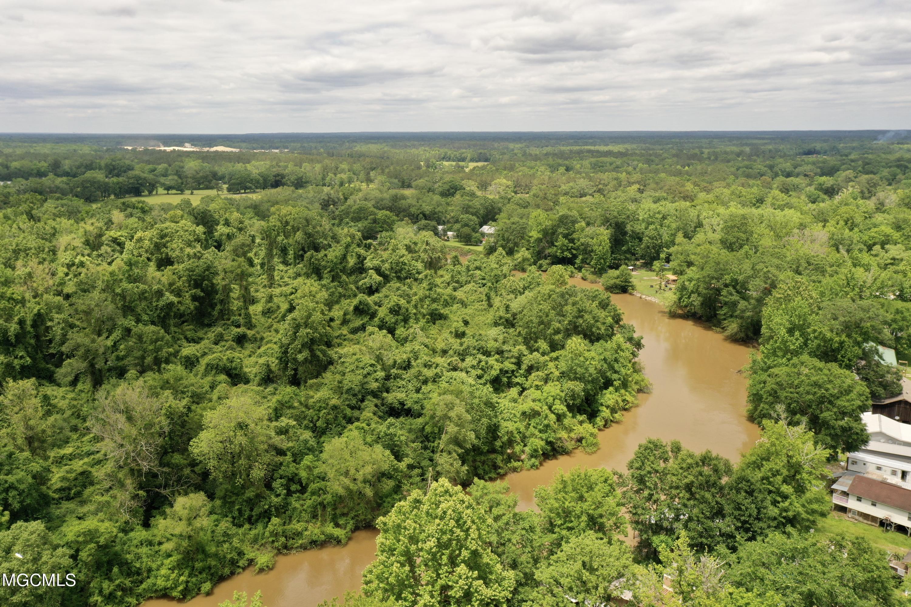 76 Oak Point Road Picayune, MS 39466 - Photo 21 of 36 8FB283FC81CCE941212D71287B269720