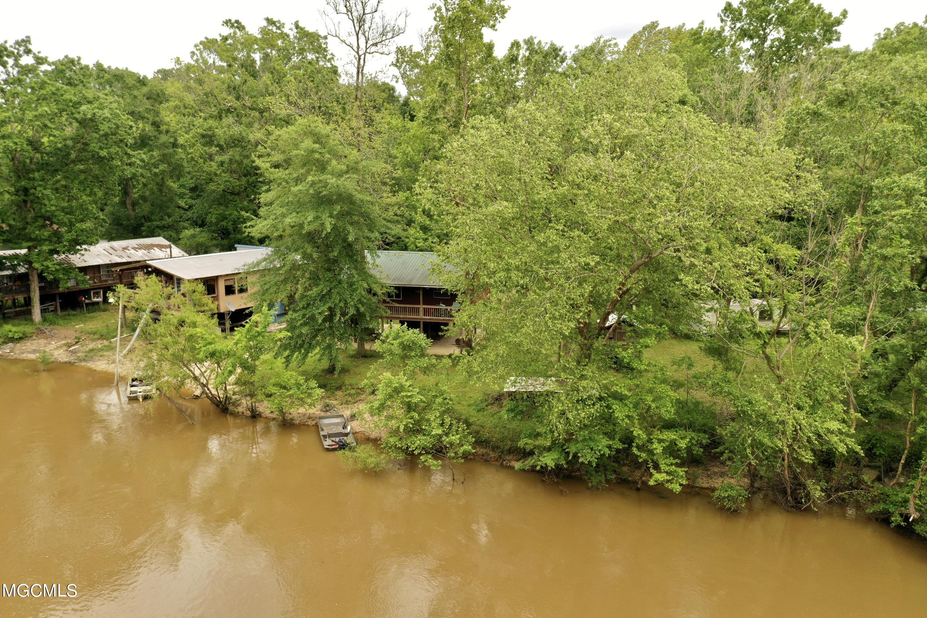 76 Oak Point Road Picayune, MS 39466 - Photo 27 of 36 761529DF44B8B5EE9A23AAC82C3D1398