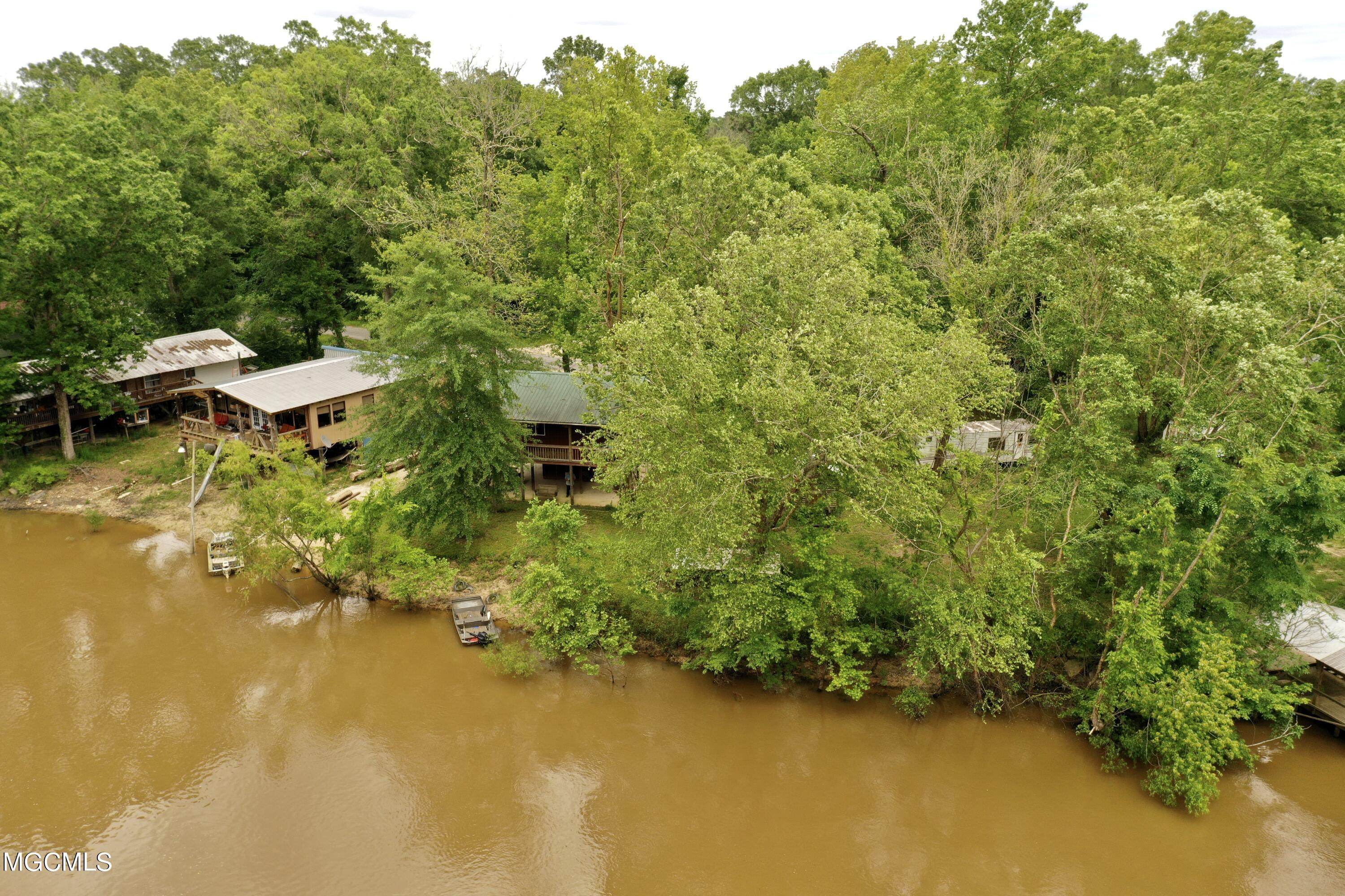 76 Oak Point Road Picayune, MS 39466 - Photo 35 of 36 B9474778369C05FF27433750678AA7E8