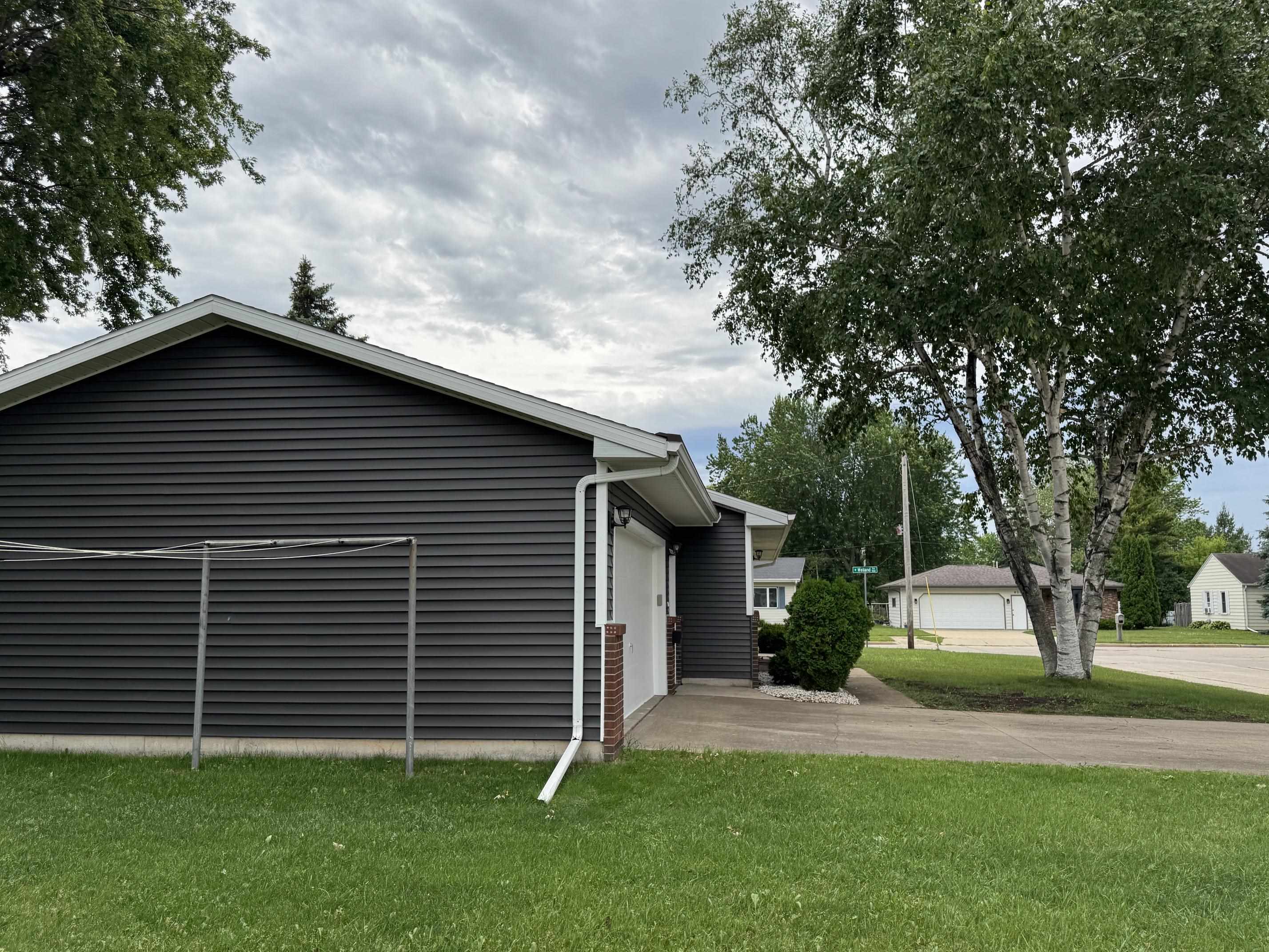 2704 North David Street Appleton, WI 54914 - Photo 10 of 48