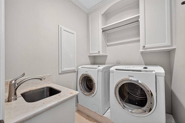 $1,400,000 | 23 Olmstead Row, The Woodlands, TX 77380