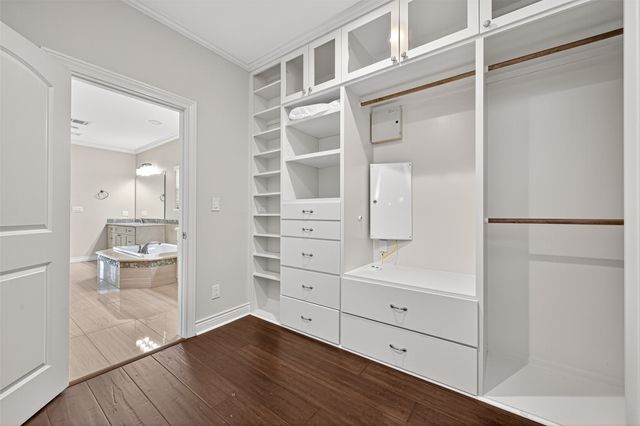 $1,400,000 | 23 Olmstead Row, The Woodlands, TX 77380