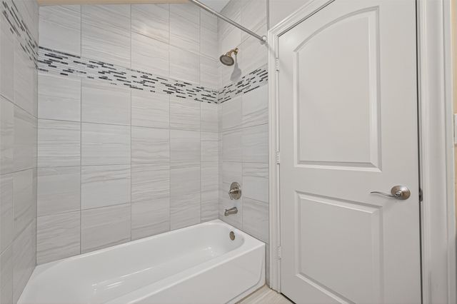 $1,400,000 | 23 Olmstead Row, The Woodlands, TX 77380