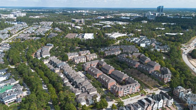 $1,400,000 | 23 Olmstead Row, The Woodlands, TX 77380