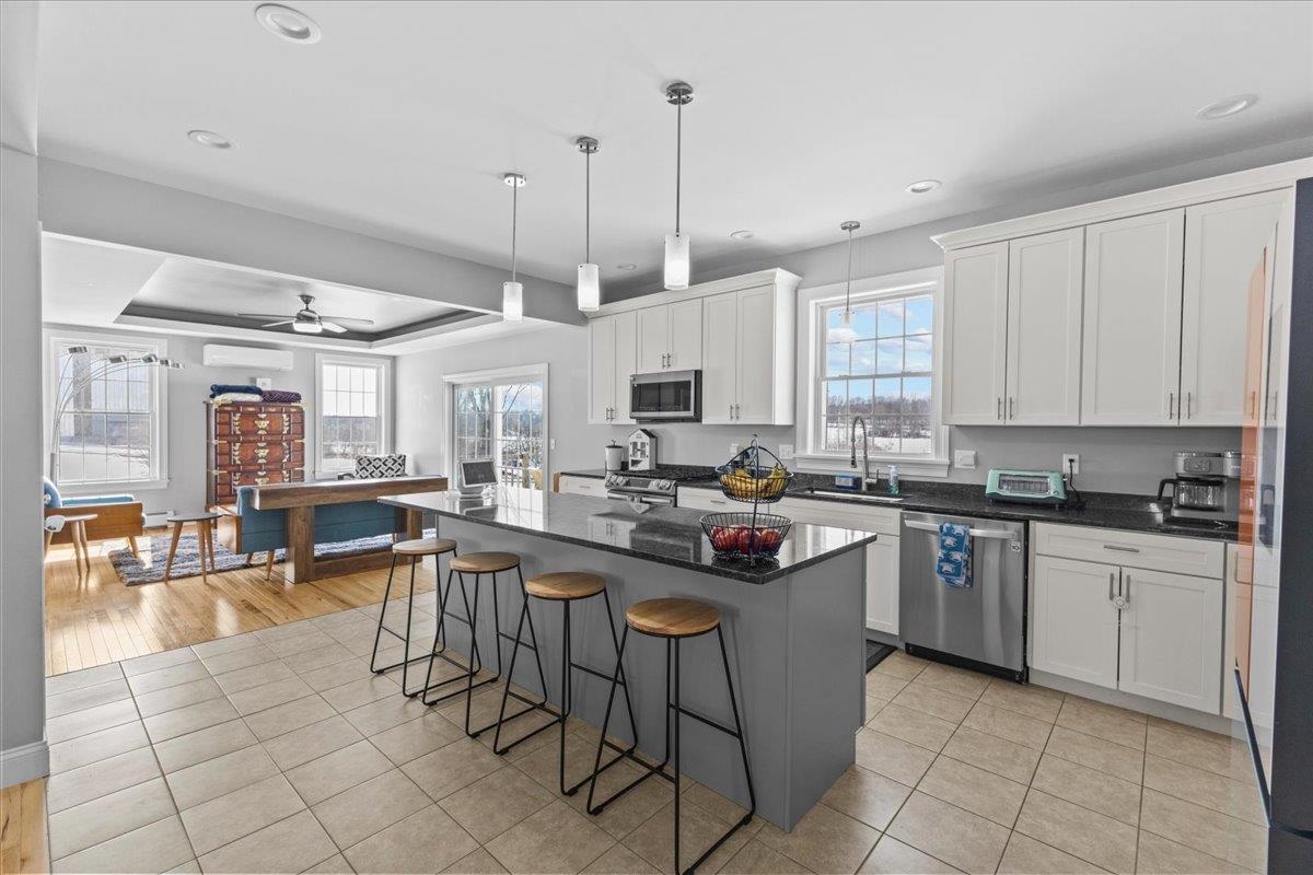 693 Brigham Road St. Albans Town, VT 05478 - Photo 5 of 60