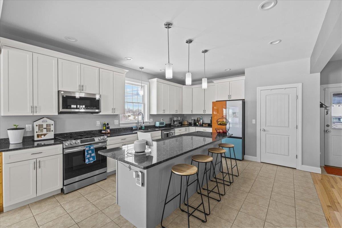 693 Brigham Road St. Albans Town, VT 05478 - Photo 7 of 60