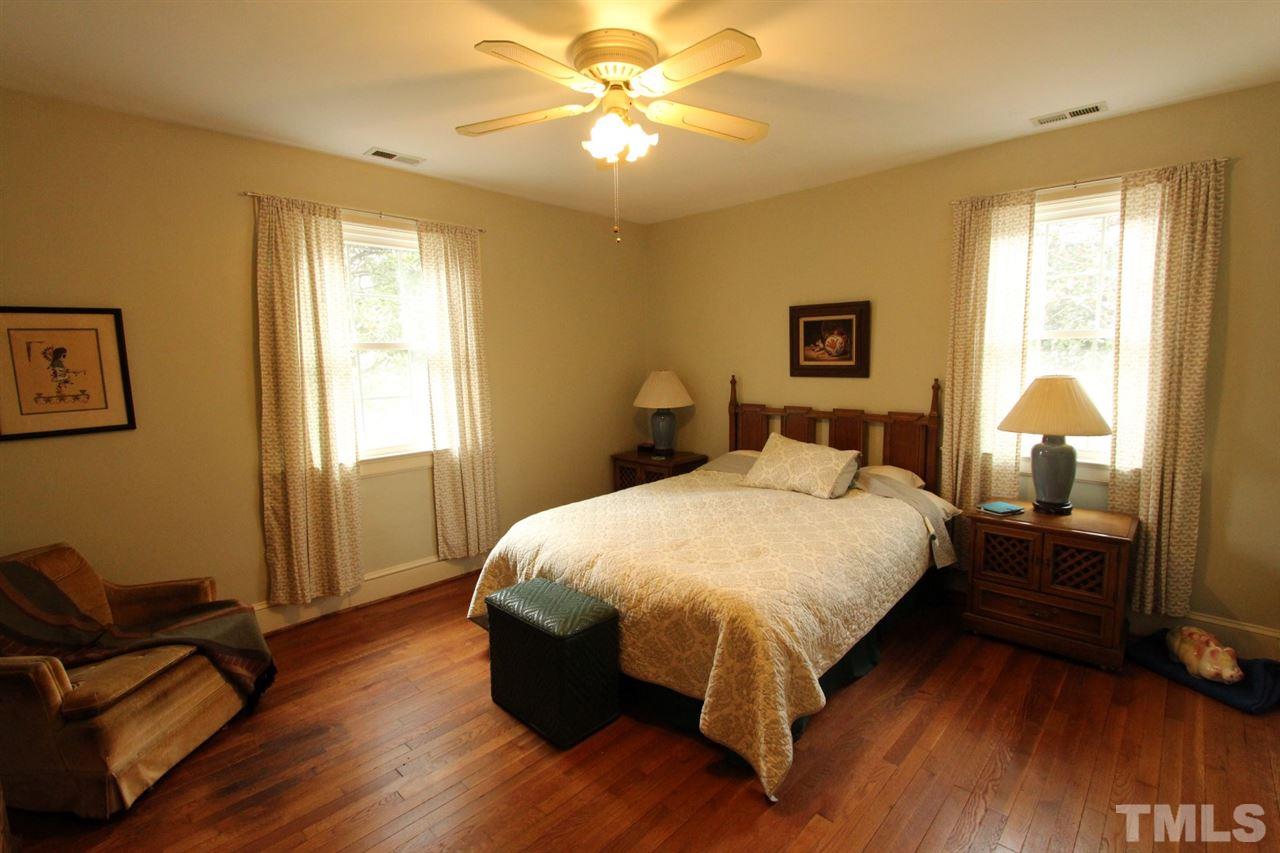 2823 Oberry Street Raleigh, NC 27607 - Photo 11 of 25 Main floor