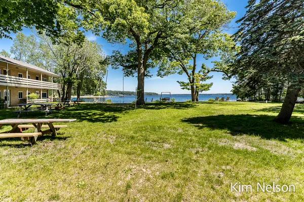 $2,200,000 | 6195 Murray Road, Whitehall, MI 49461