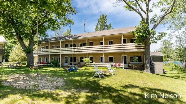$2,200,000 | 6195 Murray Road, Whitehall, MI 49461