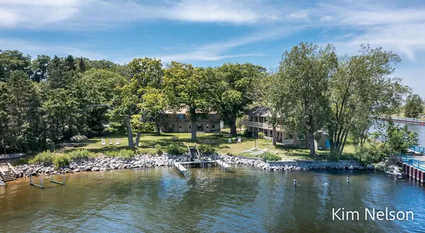 $2,200,000 | 6195 Murray Road, Whitehall, MI 49461