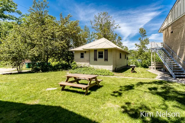 $2,200,000 | 6195 Murray Road, Whitehall, MI 49461