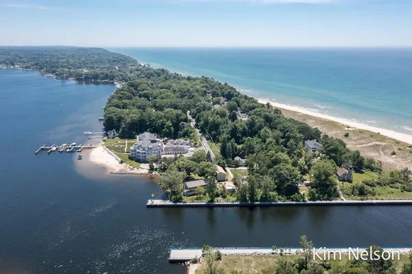 $2,200,000 | 6195 Murray Road, Whitehall, MI 49461