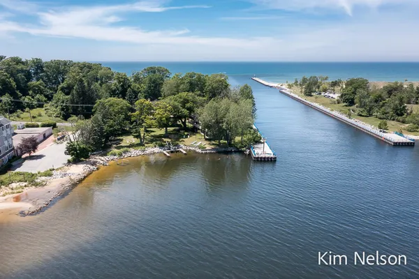 $2,200,000 | 6195 Murray Road, Whitehall, MI 49461