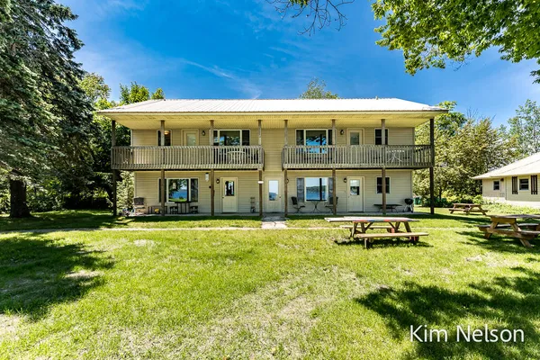 $2,200,000 | 6195 Murray Road, Whitehall, MI 49461
