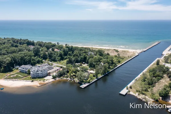 $2,200,000 | 6195 Murray Road, Whitehall, MI 49461