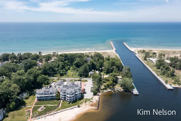 $2,200,000 | 6195 Murray Road, Whitehall, MI 49461