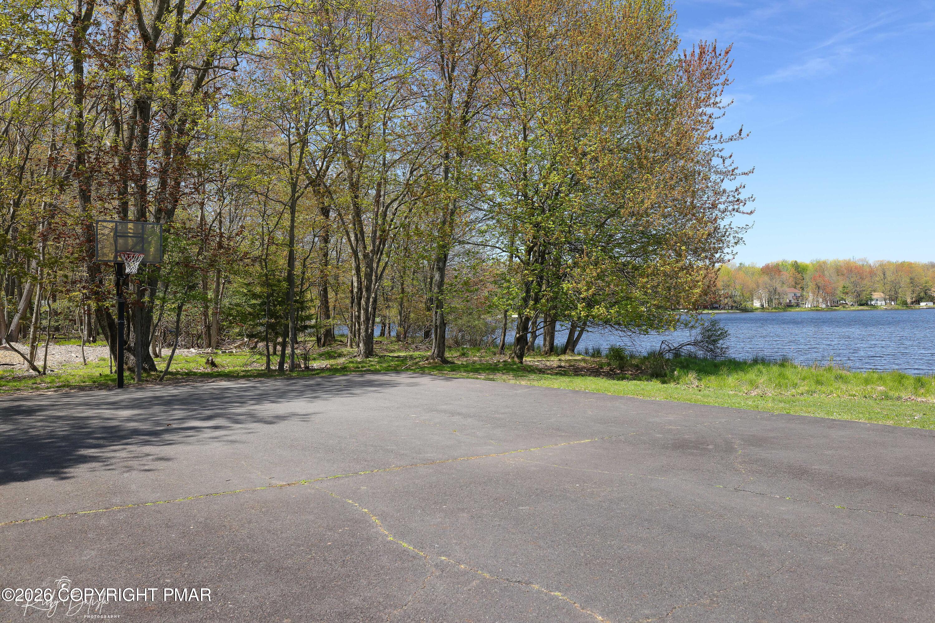 2137 Freedom Way Pocono Summit, PA 18346 - Photo 46 of 71 47-RBPH1166