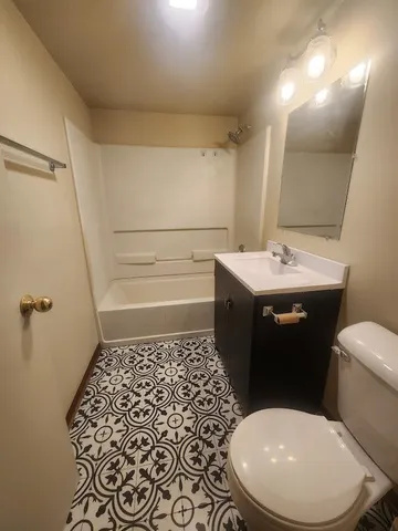 $1,175 | 1000 Parkwood Drive, Unit 1E, Joliet, IL 60432