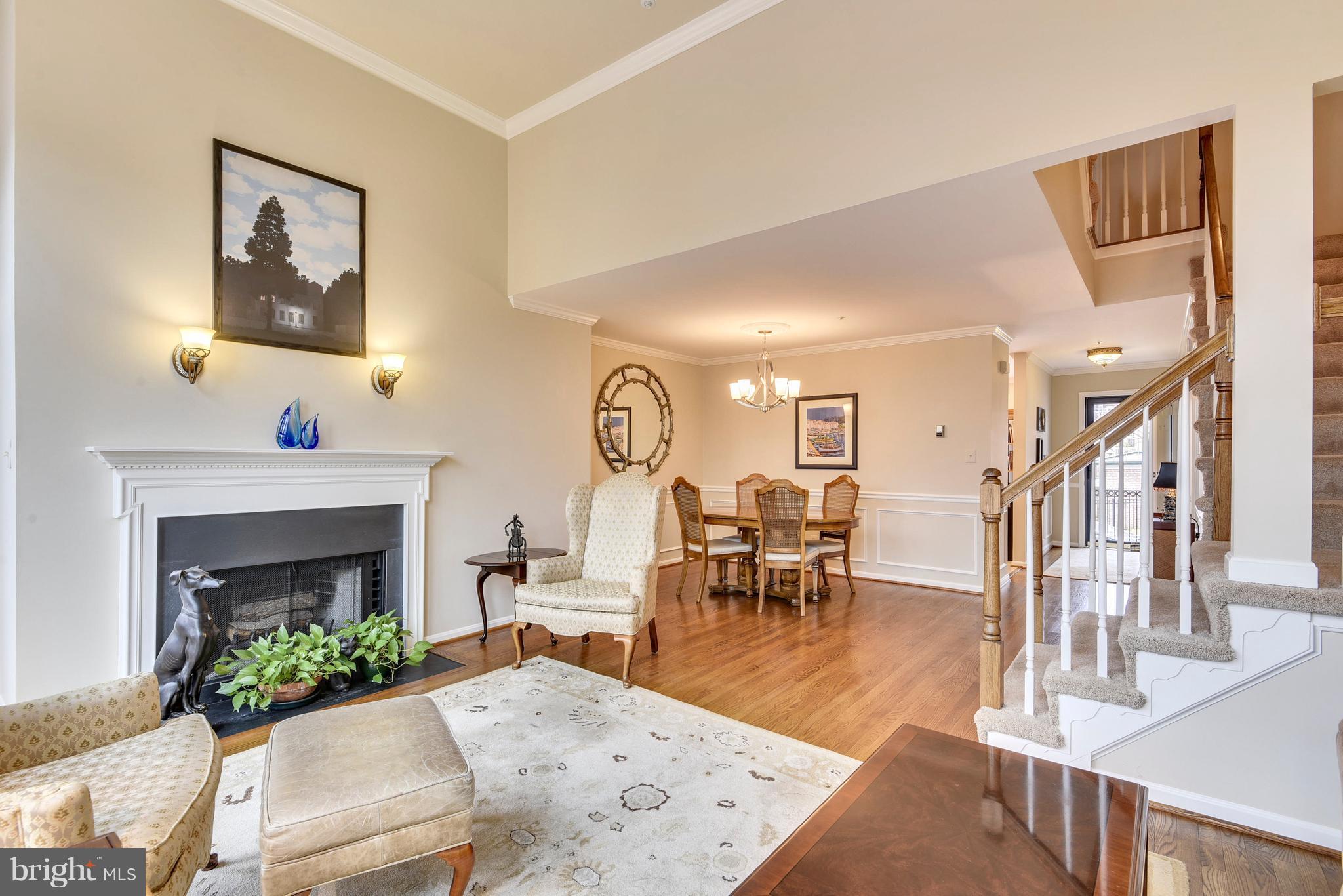 104 Hart Road Gaithersburg, MD 20878 - Photo 11 of 29 Living Room