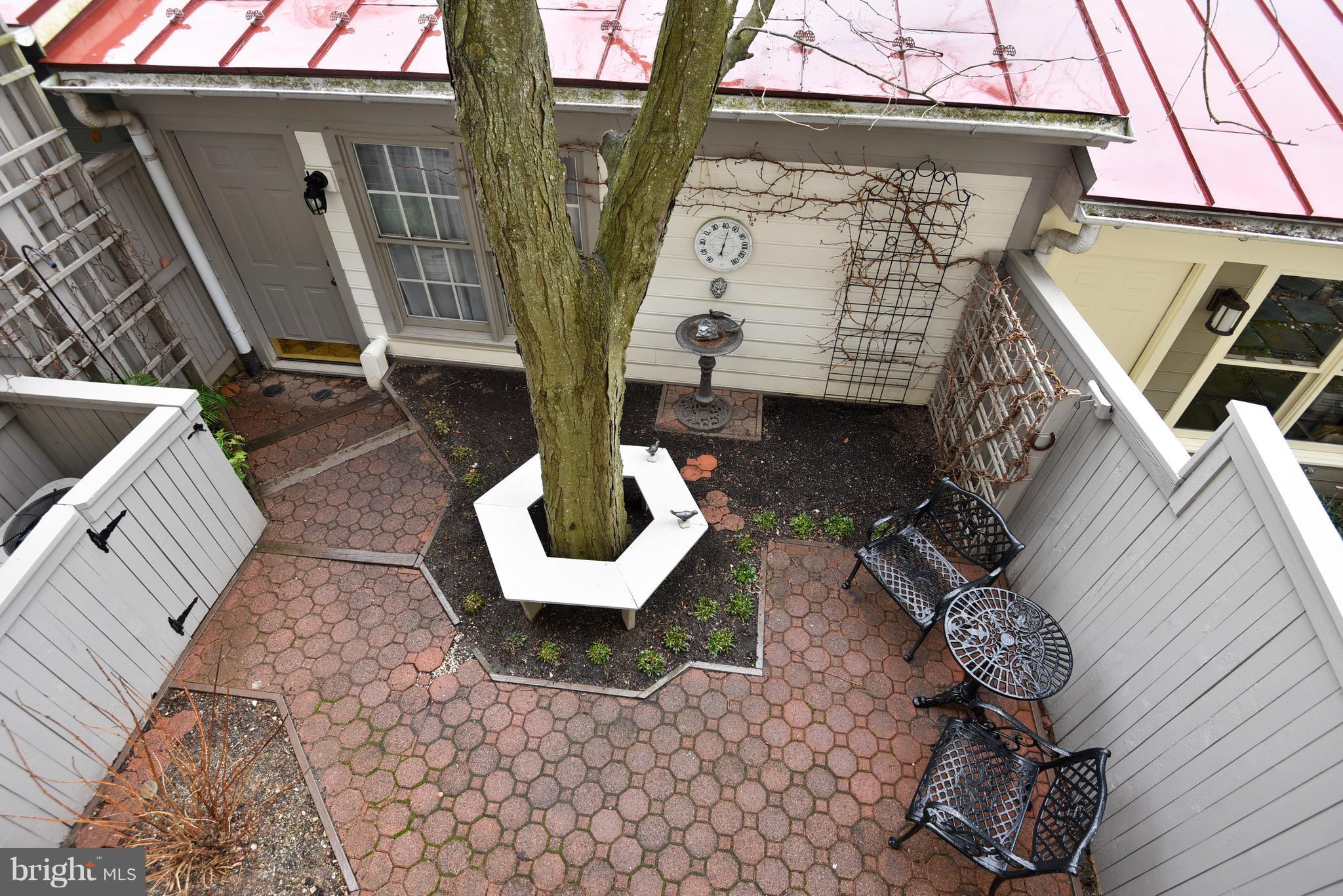 104 Hart Road Gaithersburg, MD 20878 - Photo 12 of 29 Exterior (Rear)