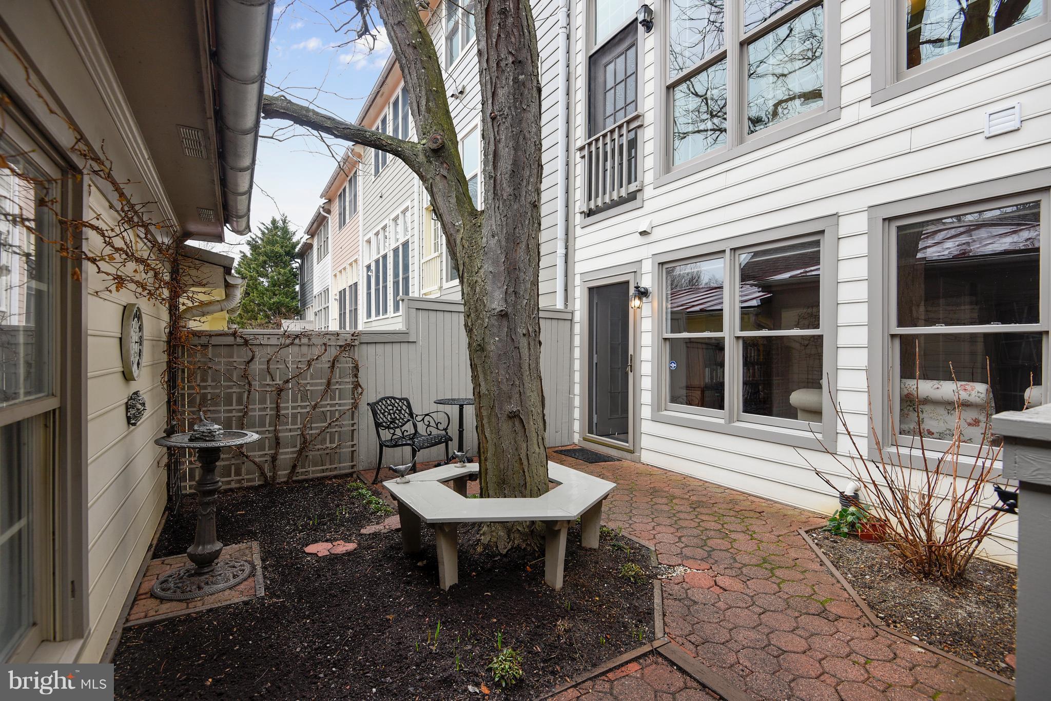 104 Hart Road Gaithersburg, MD 20878 - Photo 25 of 29 Exterior (Rear)