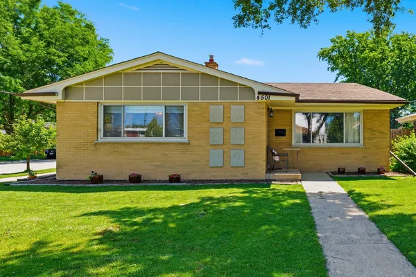 $459,000 | 4501 Blanchan Avenue, Brookfield, IL 60513