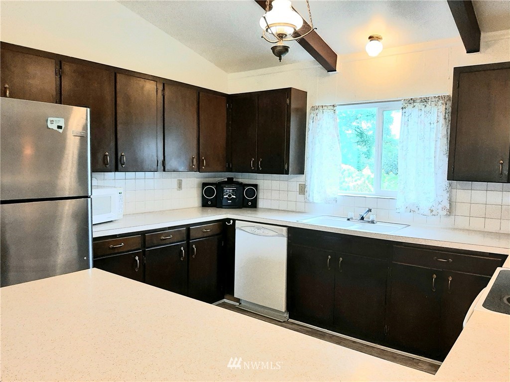 2405 Wildwood Road Curtis, WA 98538 - Photo 4 of 35