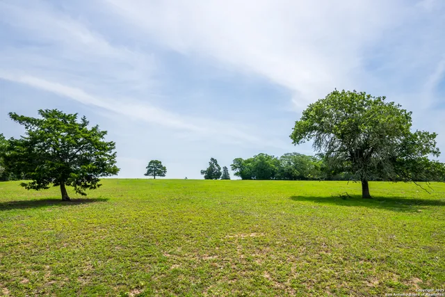 $2,170,000 | 3671 County Road 455, Thorndale, TX 76577