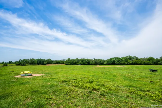 $2,170,000 | 3671 County Road 455, Thorndale, TX 76577