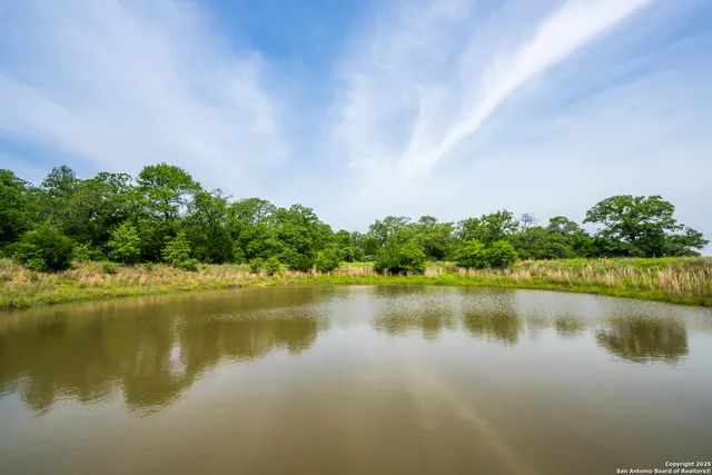 $2,170,000 | 3671 County Road 455, Thorndale, TX 76577