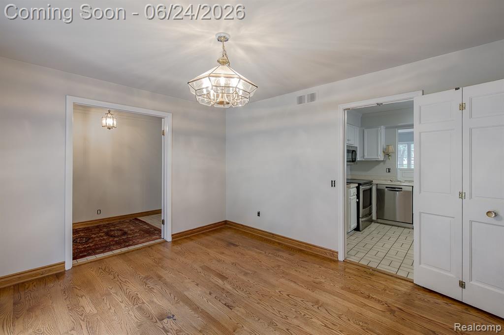 710 Basswood Drive Rochester Hills, MI 48309 - Photo 9 of 42