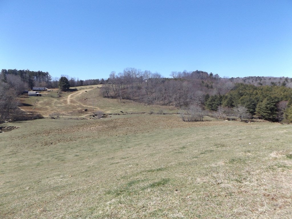 8017 Pipers Gap Road Galax, VA 24333 - Photo 24 of 43 Gallery Image 24