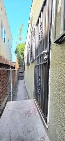 a view of a pathway along a building