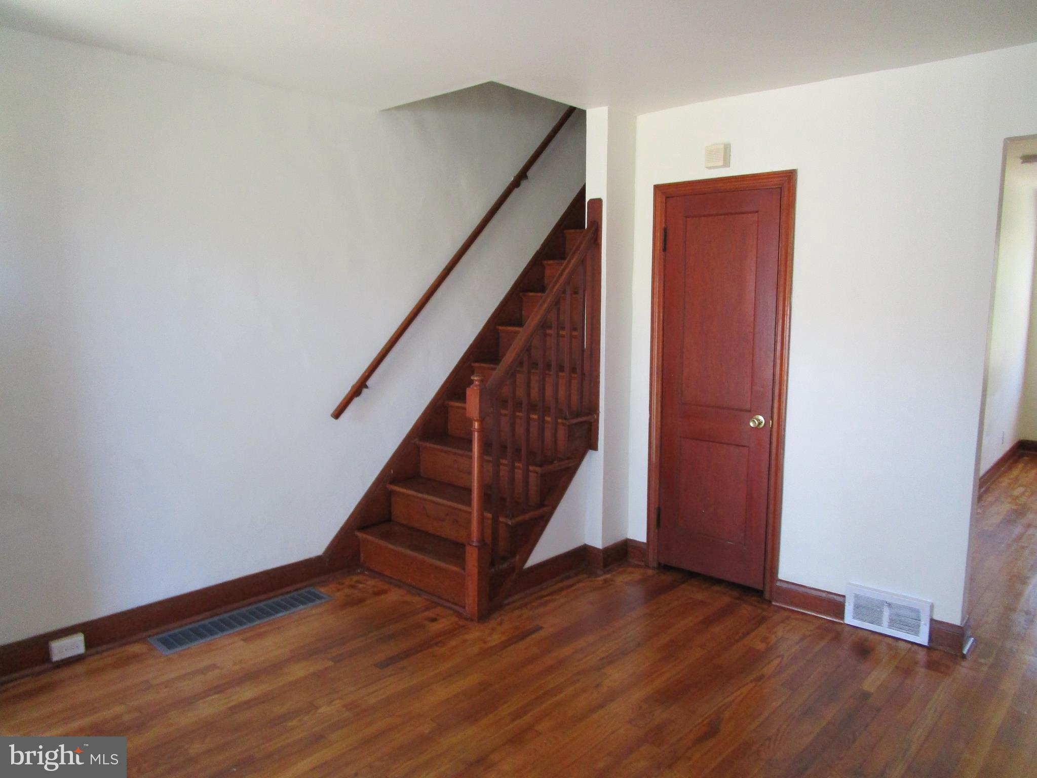 319 Grove Park Road Baltimore, MD 21225 - Photo 46 of 59 neutral living room ready for your design/decor
