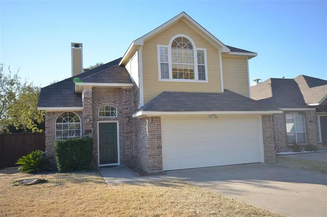 $2,395 | 2201 Ashwood Court, Carrollton, TX 75006