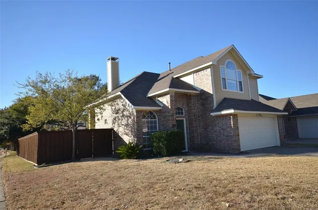 $2,395 | 2201 Ashwood Court, Carrollton, TX 75006