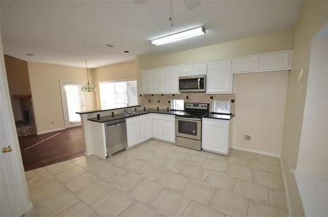 $2,395 | 2201 Ashwood Court, Carrollton, TX 75006