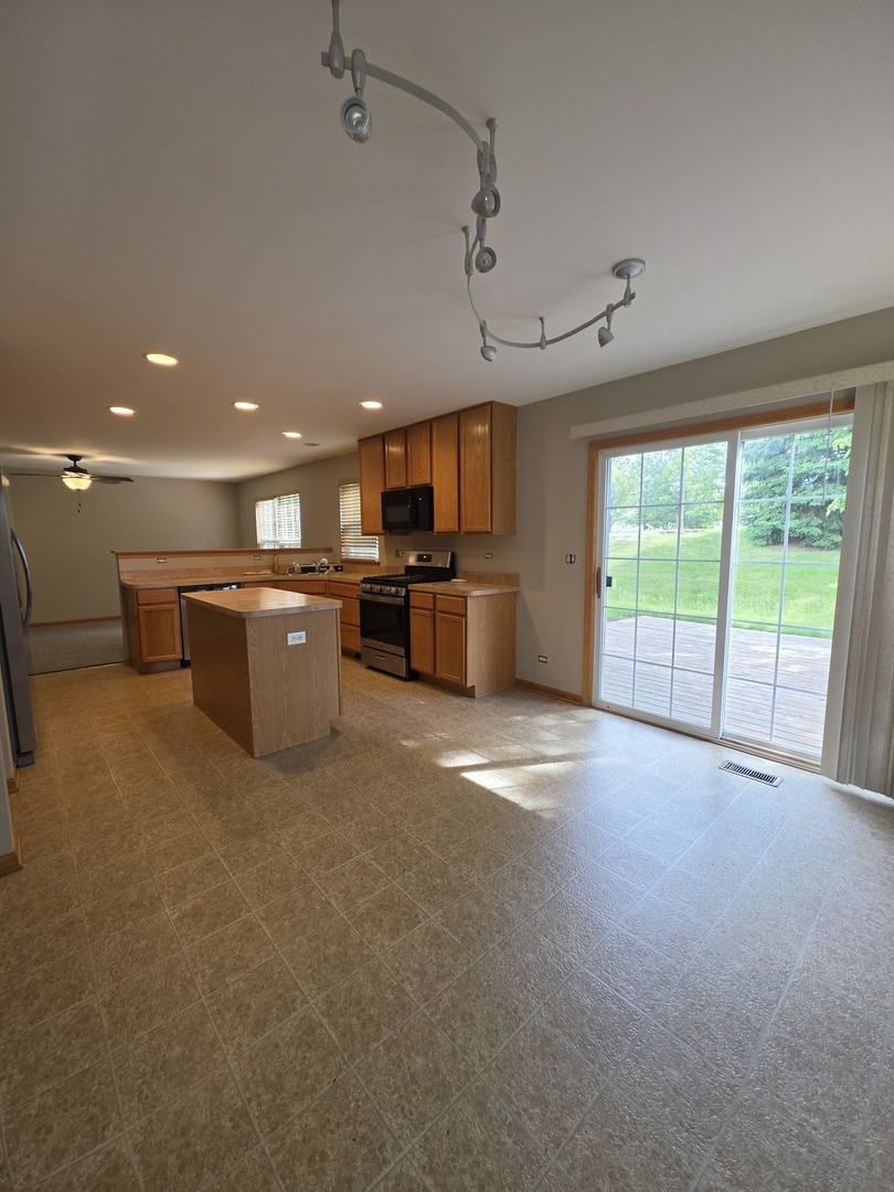 1333 Cape Cod Lane Pingree Grove, IL 60140 - Photo 13 of 20