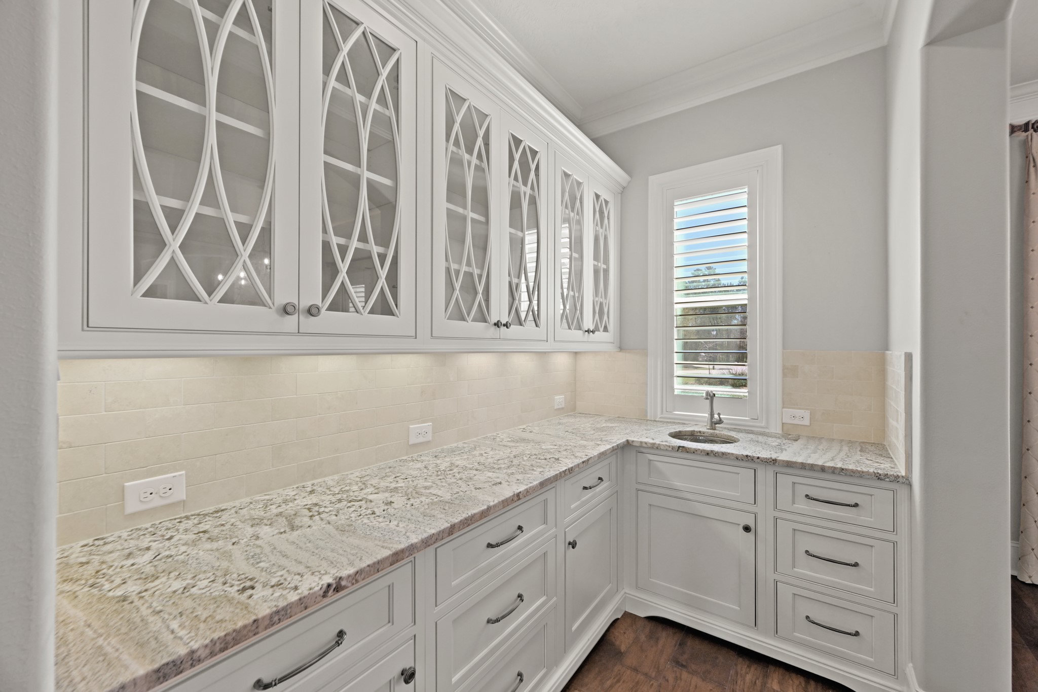27322 Silver Jade Court Spring, TX 77386 - Photo 8 of 45 Butlers pantry in Formal Dining room with built-ins and sink for effortless entertaining!