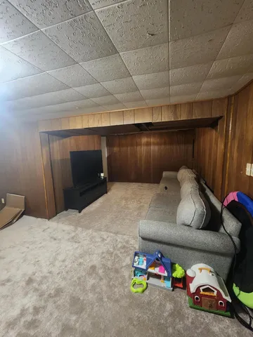 $250,000 | 39400 Roslyn Drive, Sterling Heights, MI 48313