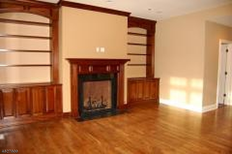 12 Howland Terrace, Unit 12 Morristown, NJ 07960 - Photo 3 of 12