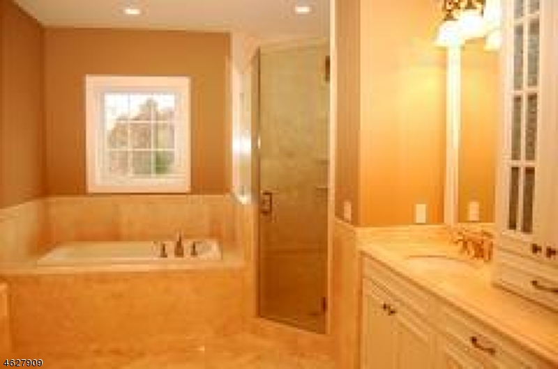 12 Howland Terrace, Unit 12 Morristown, NJ 07960 - Photo 6 of 12