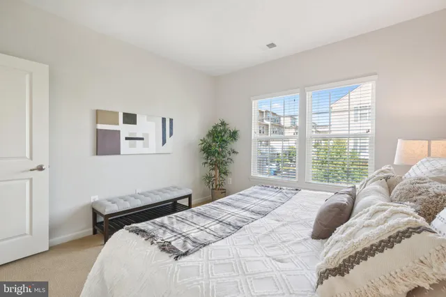 $564,900 | 2506 Hurston Lane, Unit G, Washington, DC 20018