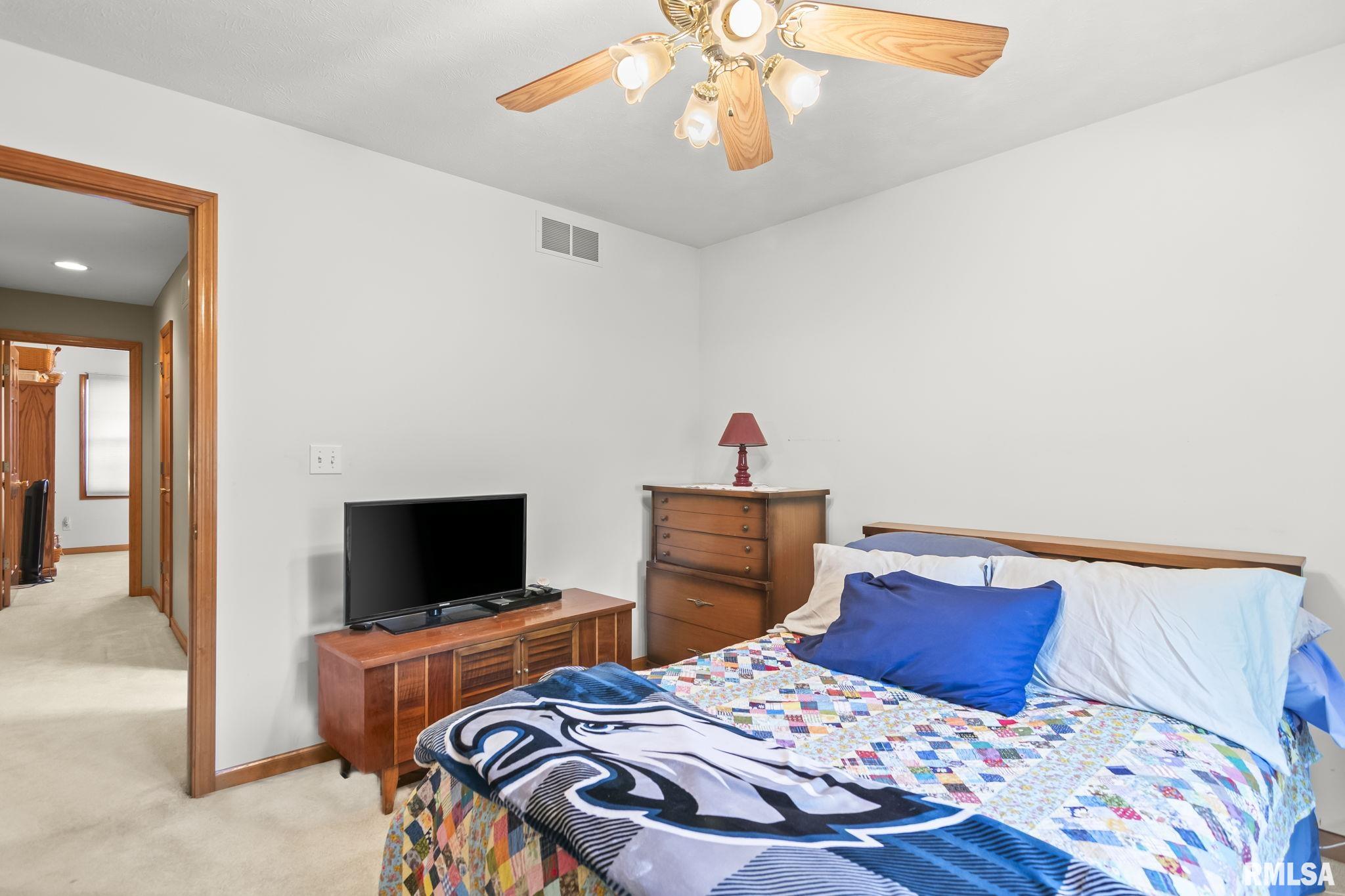 3908 Thackeray Drive Springfield, IL 62711 - Photo 37 of 43