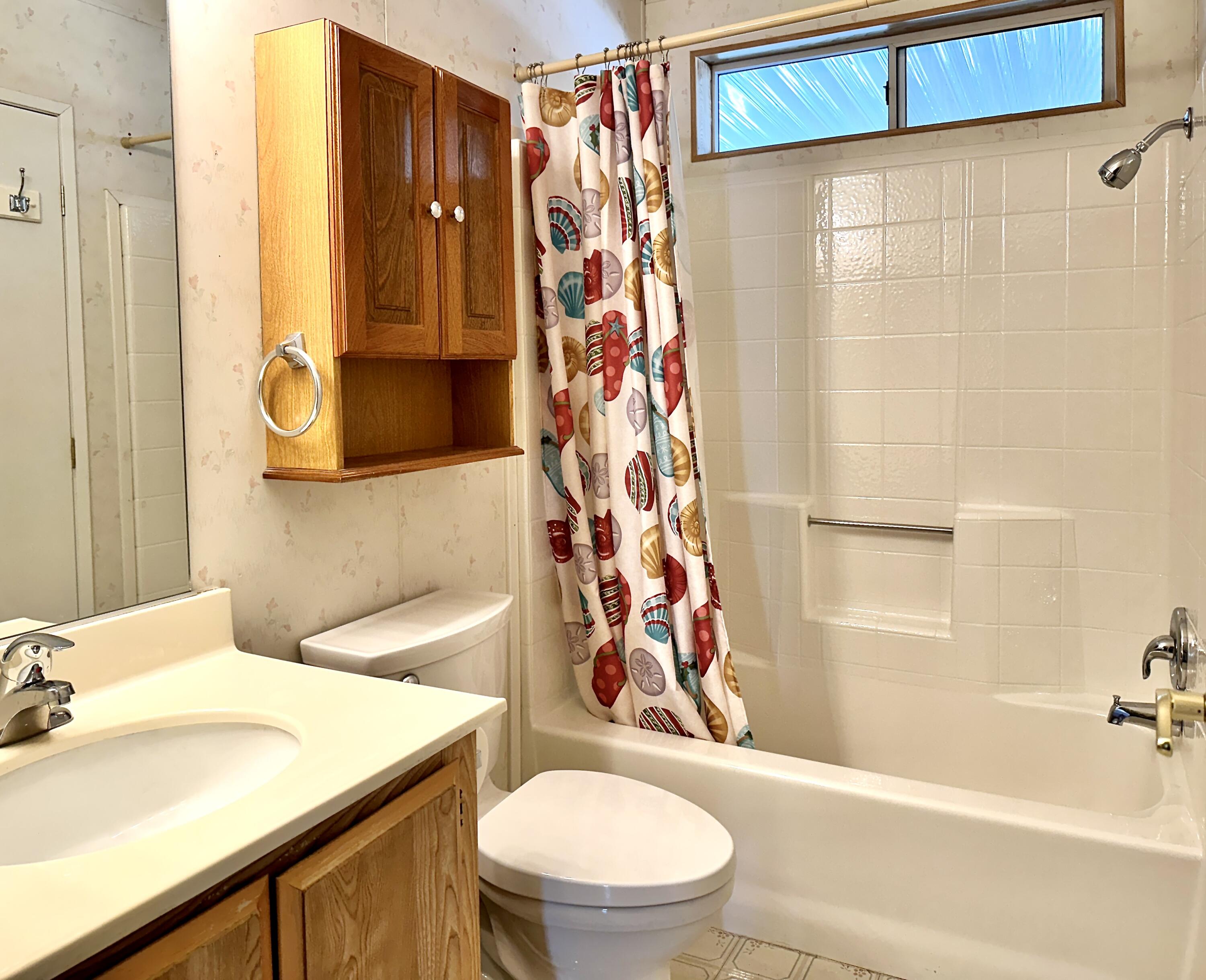 18070 Langlois Road, Unit 220 Desert Hot Springs, CA 92241 - Photo 22 of 30 Guest Bath
