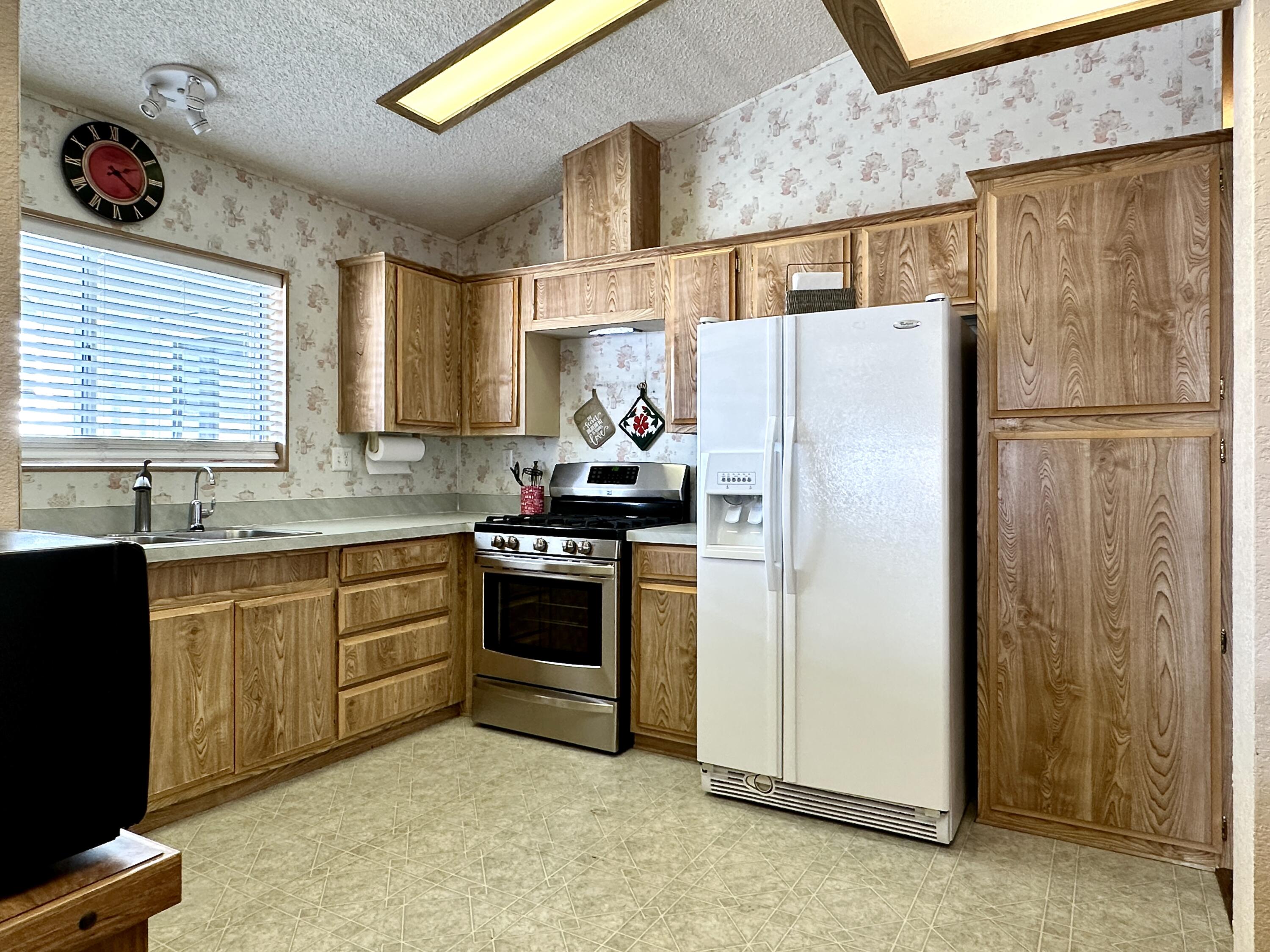 18070 Langlois Road, Unit 220 Desert Hot Springs, CA 92241 - Photo 8 of 30 Kitchen 1
