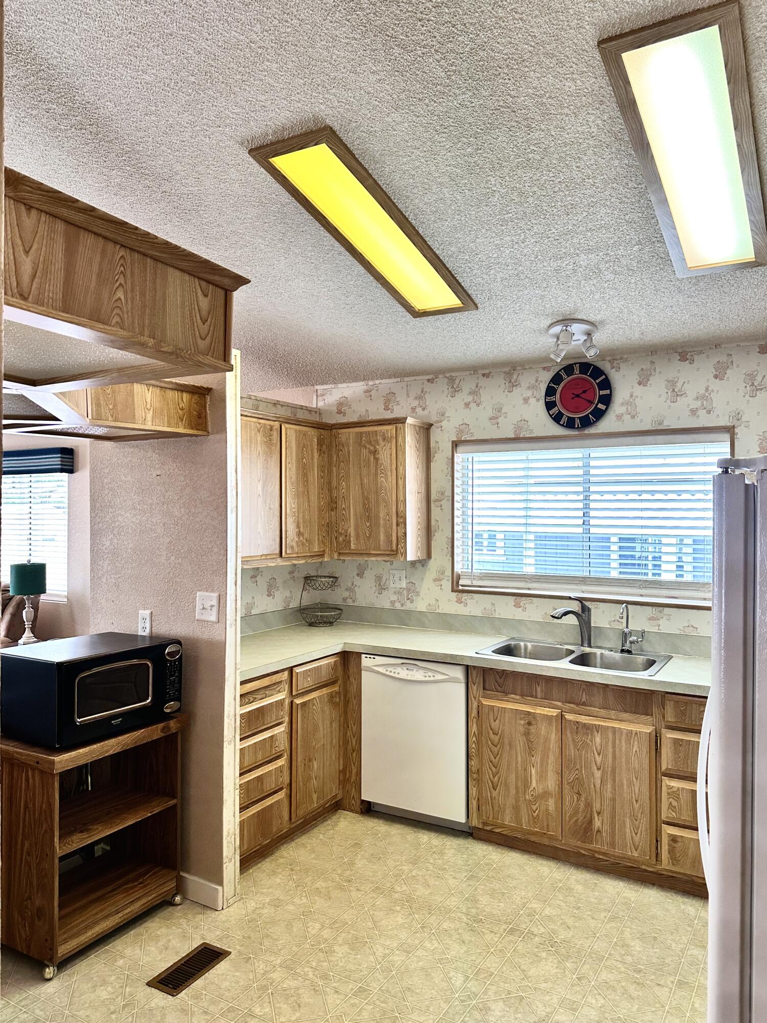 18070 Langlois Road, Unit 220 Desert Hot Springs, CA 92241 - Photo 10 of 30 Kitchen 2