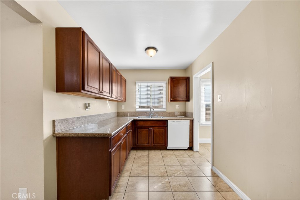 1905 East Palmer Street Compton, CA 90221 - Photo 20 of 32