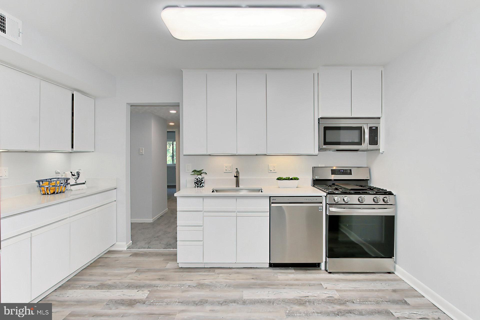 1631 Parkcrest Circle, Unit 300 Reston, VA 20190 - Photo 16 of 38